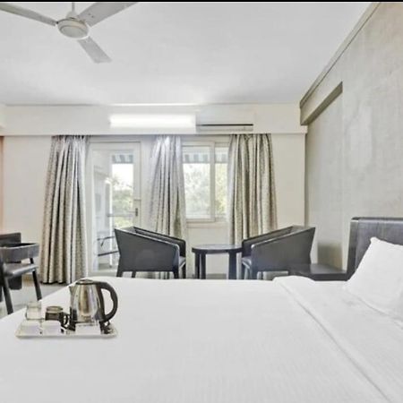Hotel Aec Residency à Alappuzha Extérieur photo