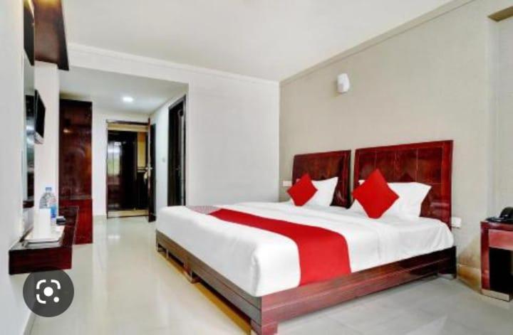 Hotel Aec Residency à Alappuzha Extérieur photo