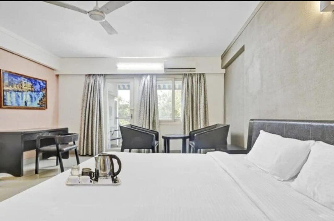 Hotel Aec Residency à Alappuzha Extérieur photo