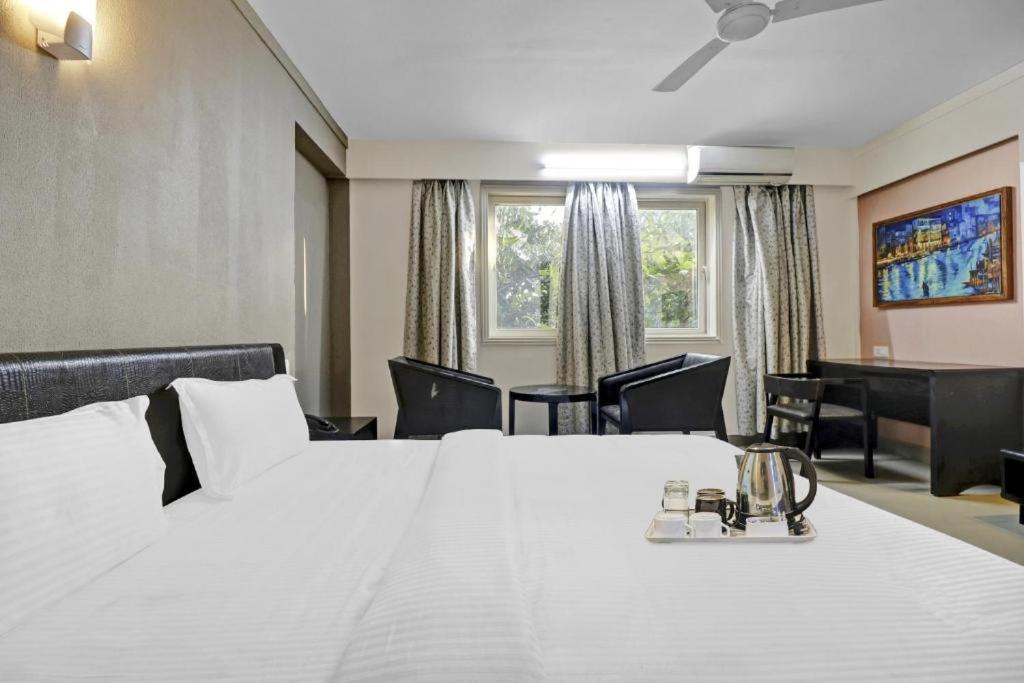 Hotel Aec Residency à Alappuzha Extérieur photo